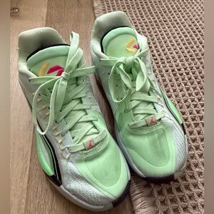 Jordan Nike Luka 4 "Space Navigator"
Big Kids' Basketball Shoes Sz: 4